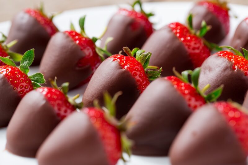 Chocolate Dipped Strawberries (1 lb)